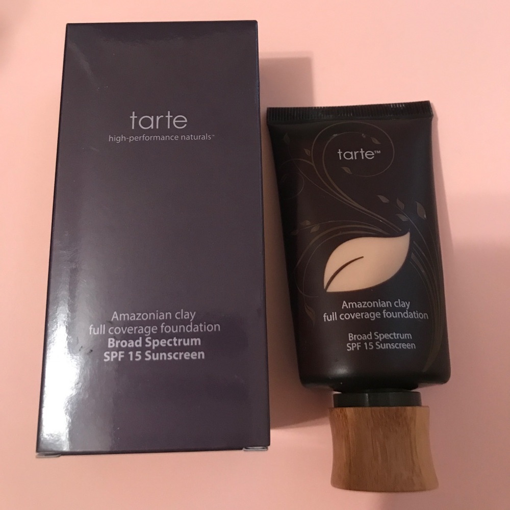 Tarte Amazonian Clay foundation