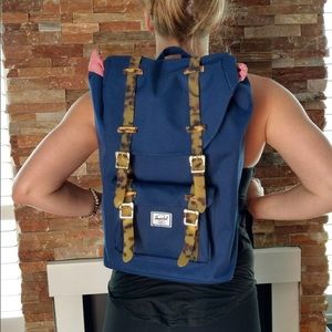 🎒 Herschel Little America Backpack 🎒