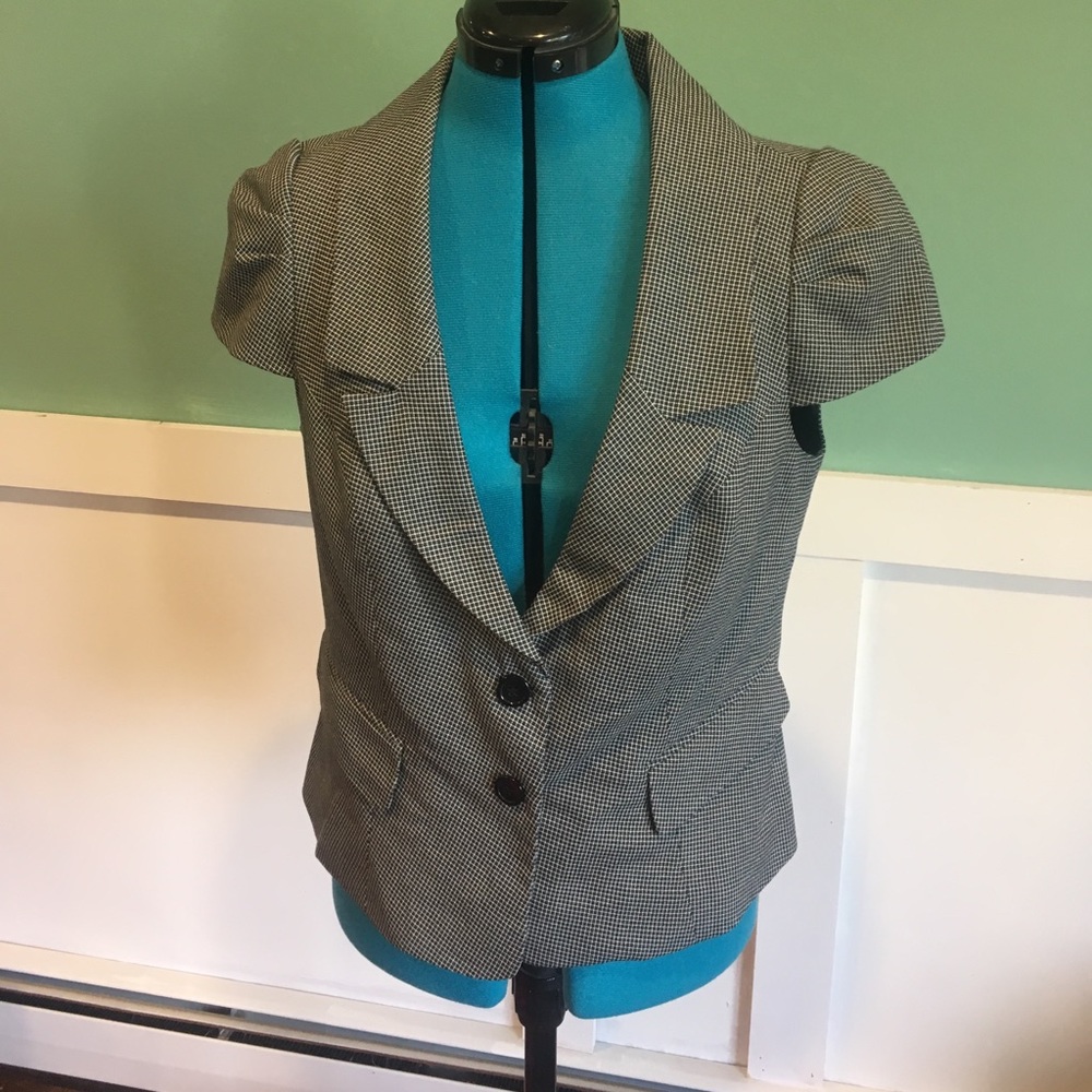 Limited short sleeve blazer