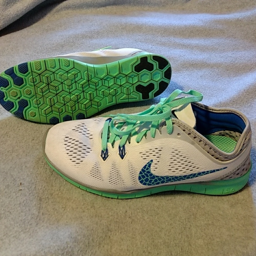 *sold** Nike free trainers