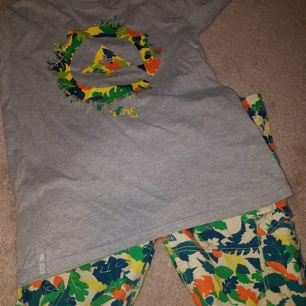 SUMMER SALE!!! Youth Boys LRG Set