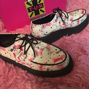 Hello Kitty Creepers