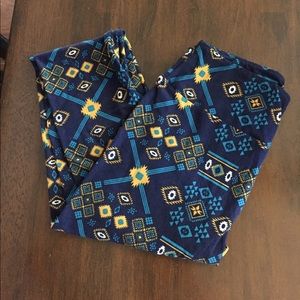 LuLaRoe Aztec design OS NWT leggings