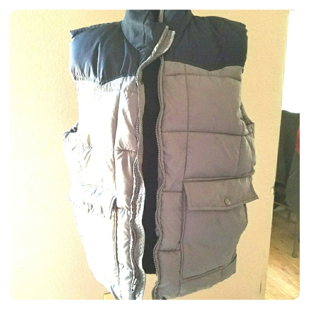 Men's 2 tone grey puffer vest