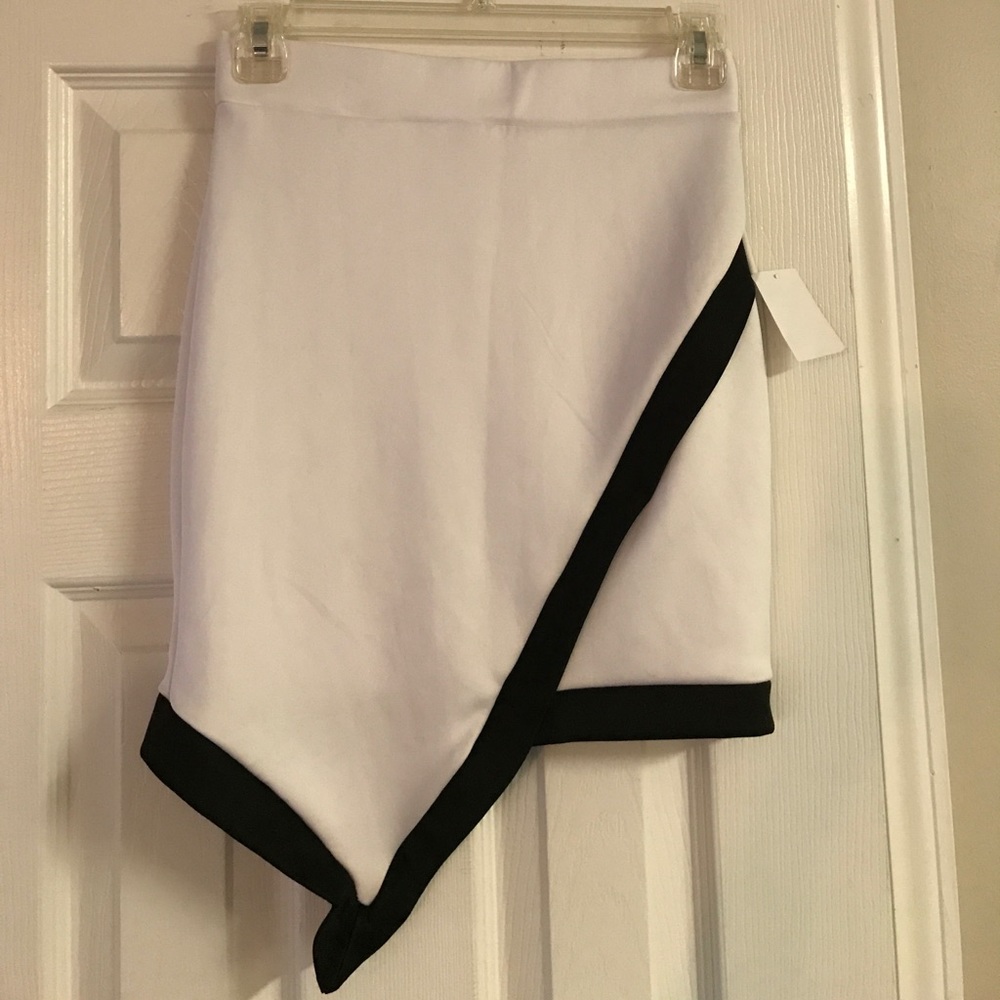 ✖️donated✖️Lot of 2 Charlotte Russe asymmetrical skirts - Picture 3 of 7