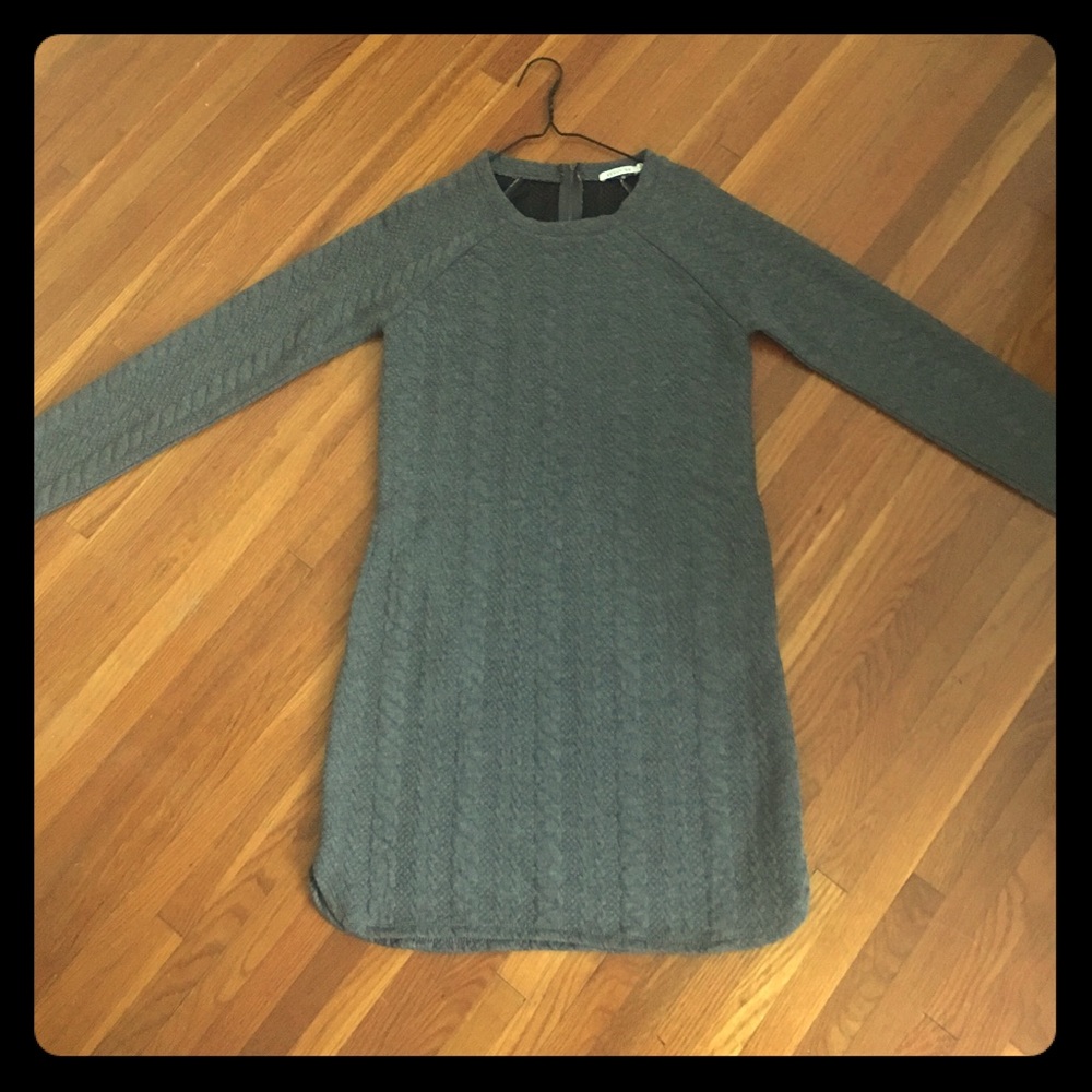 Small Kenneth Cole grey sweater dress w/ pockets
