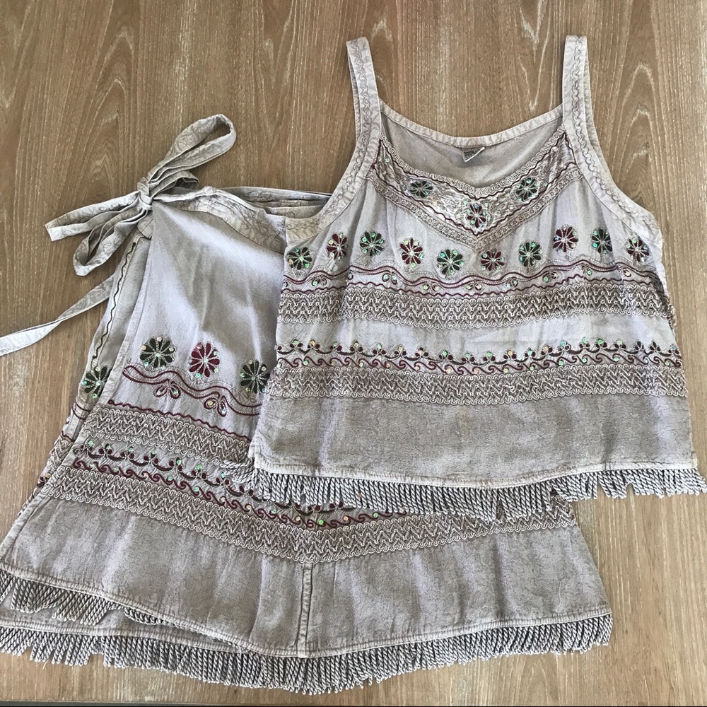 INDIAN EMBROIDERED SET (BLOUSE & SKIRT)