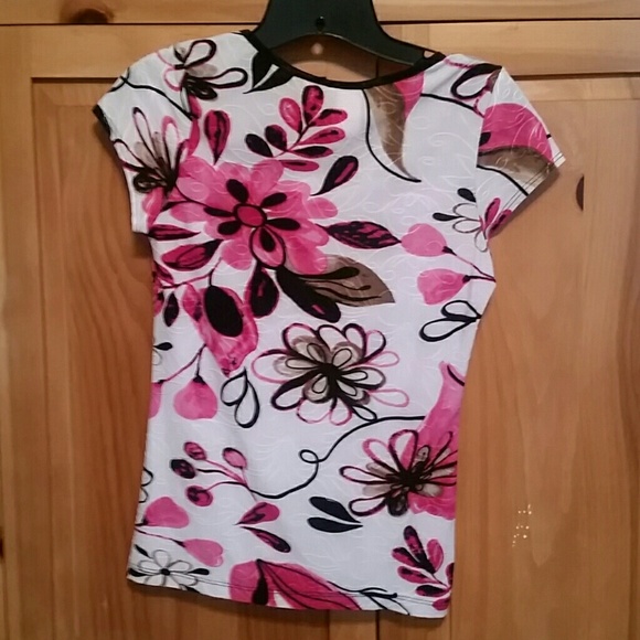 Gorgeous spring blouses - Picture 3 of 8