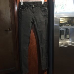 New with out tags two toned jeans