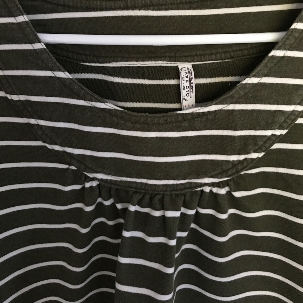 Old Navy Top - Picture 2 of 6