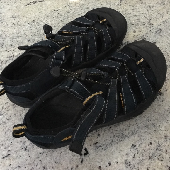 Navy Keen Sandals