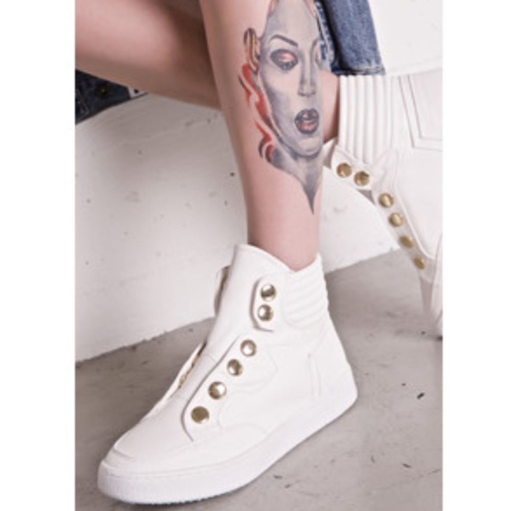 ❤️MAKE OFFER!❤️🆕LFL- L-Roar Walking Shoe Sneakers
