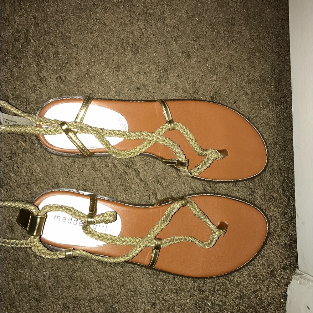 Gold madden girl sandals.