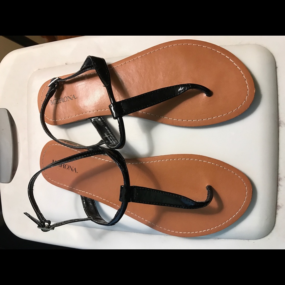 Women's black sandals