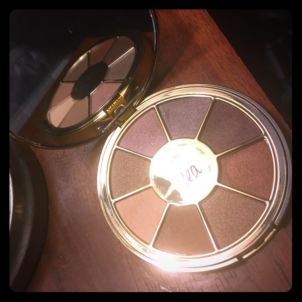 Tarte Rainforest of the Sea eyeshadow palette
