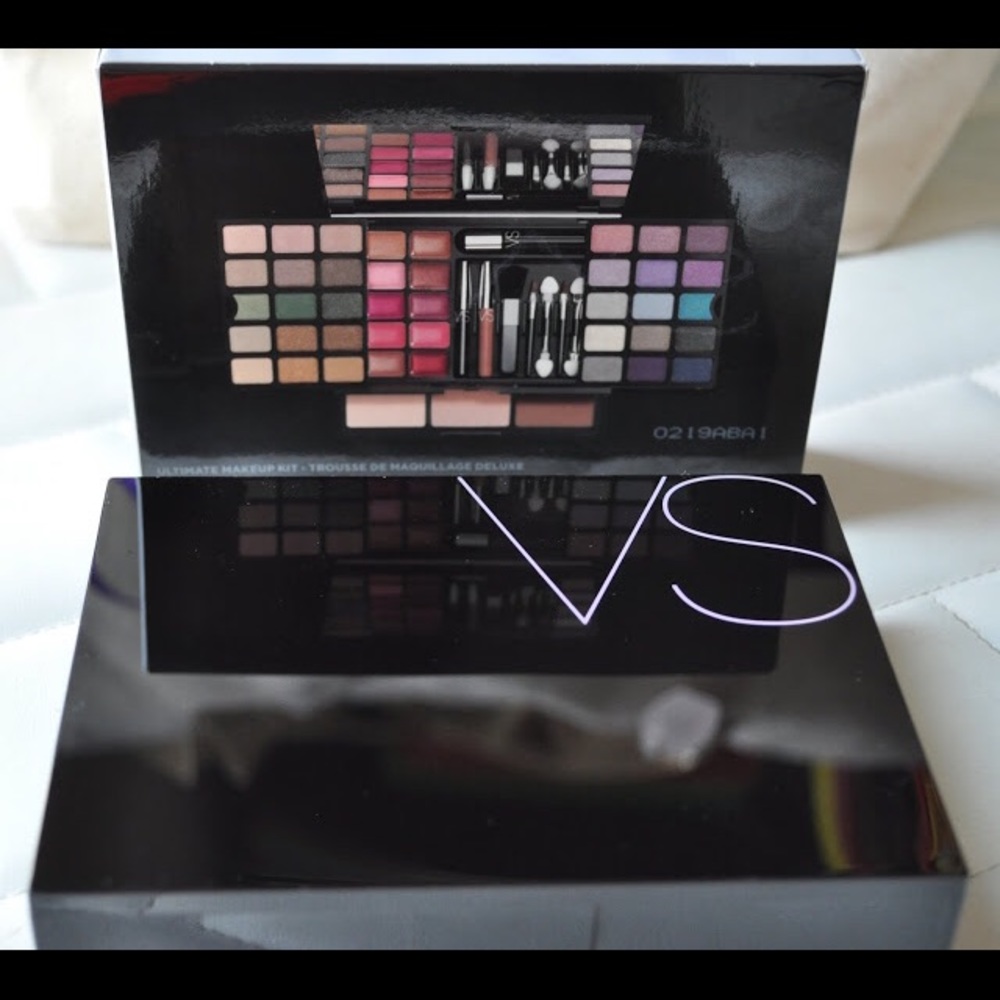 Victoria Secret Ultimate Makeup Kit
