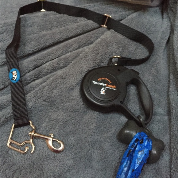 retractable thunderleash