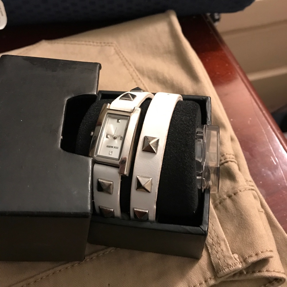 Watch - Picture 3 of 3