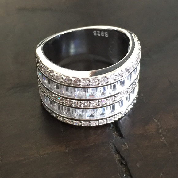 NEW Sterling Silver White Sapphire Diamond Ring - Picture 6 of 7