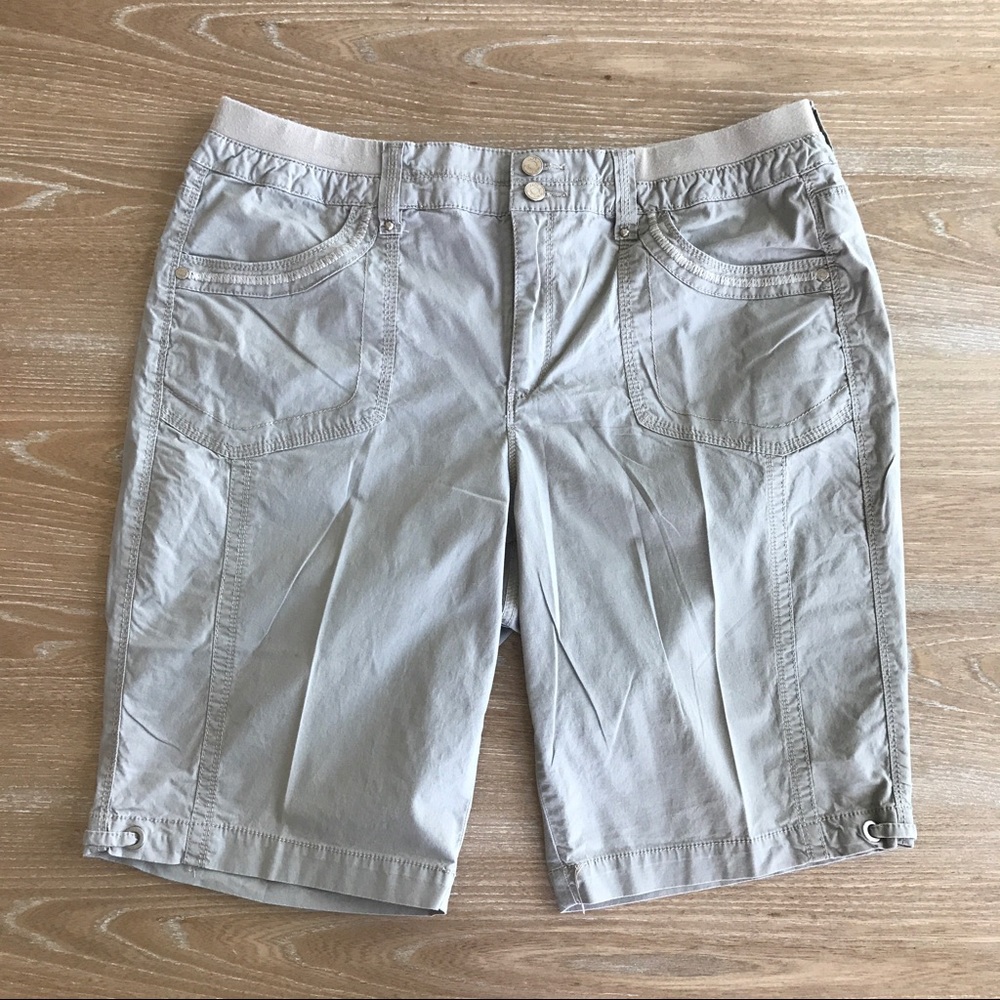 GLORIA VANDERBILT CAPRIS PANTS