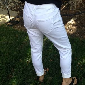 White Old Navy Boyfriend Skinny Jeans