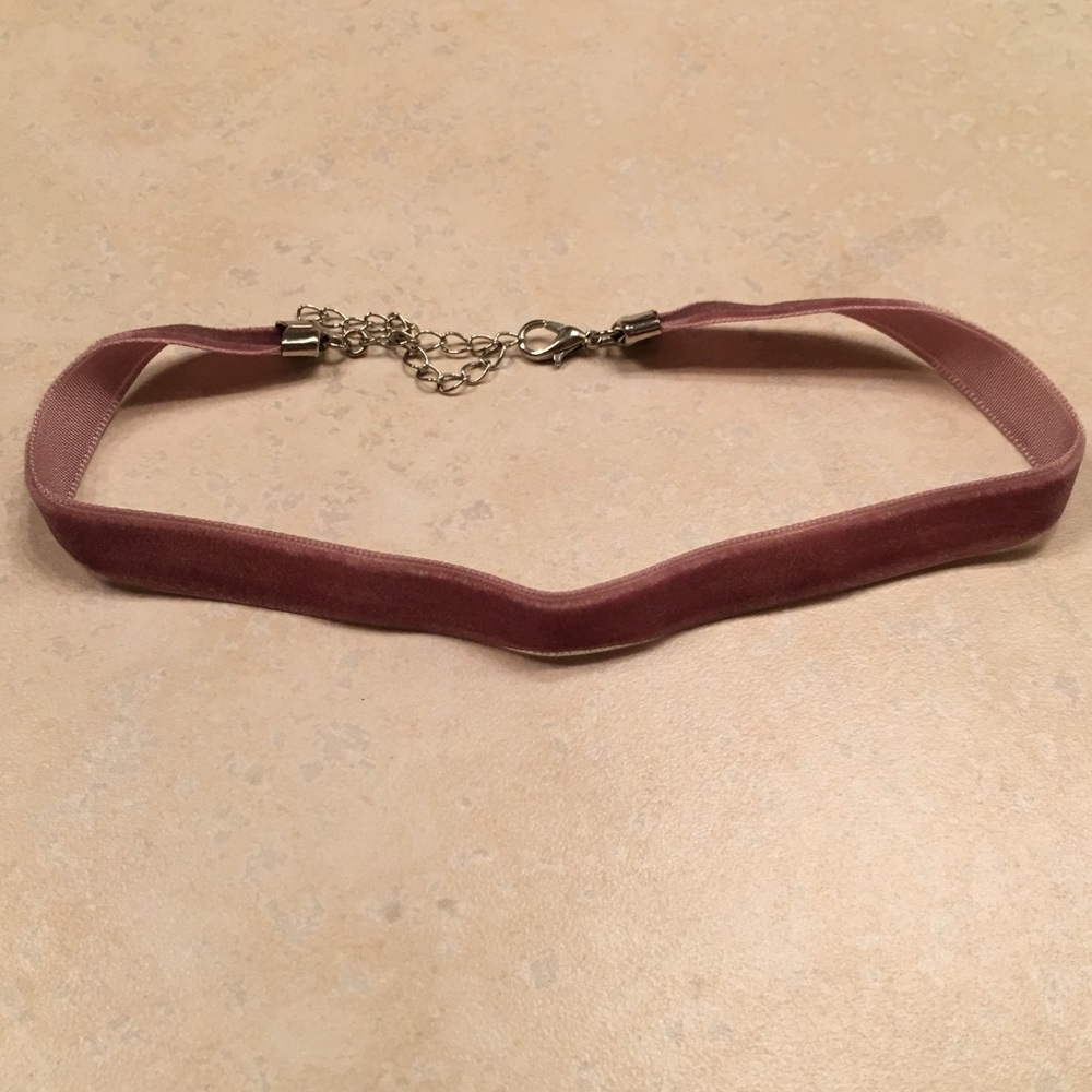 Rose nude choker