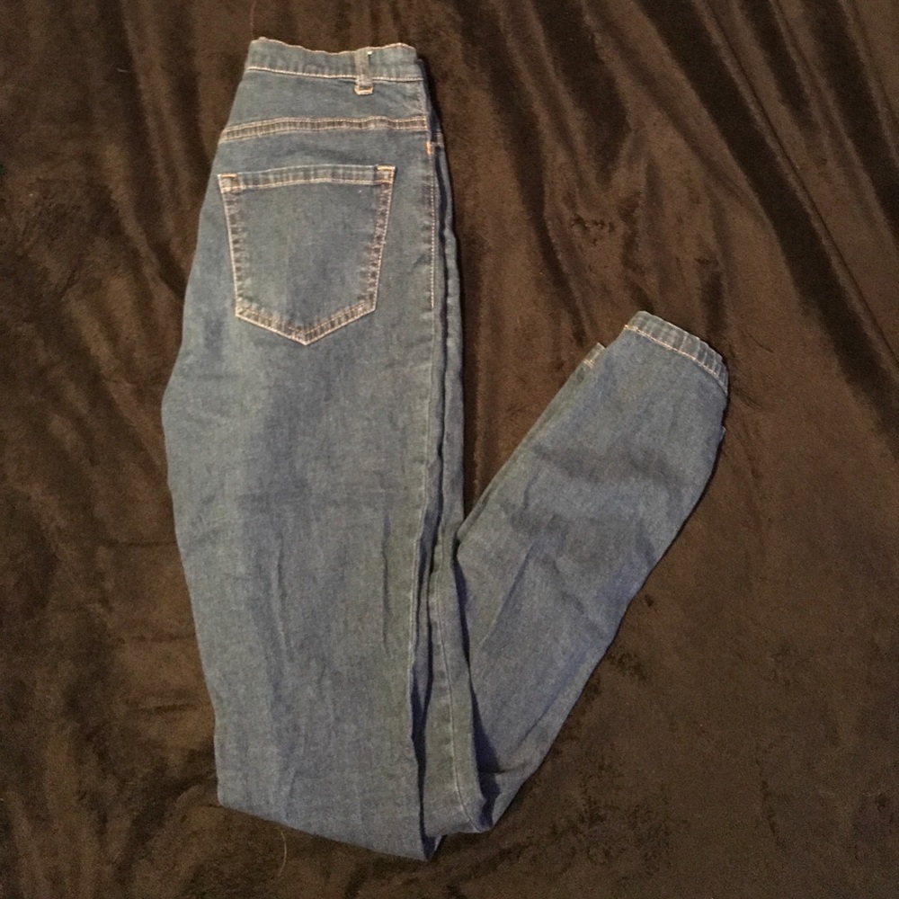 High waisted jeans
