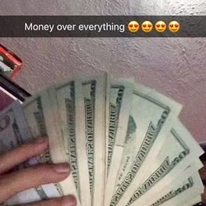 Meet your Posher, Ivette