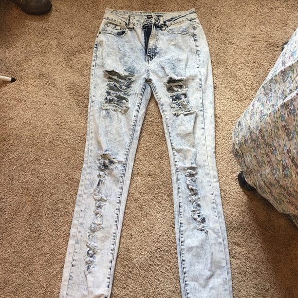 Ripped pants - Picture 1 of 2