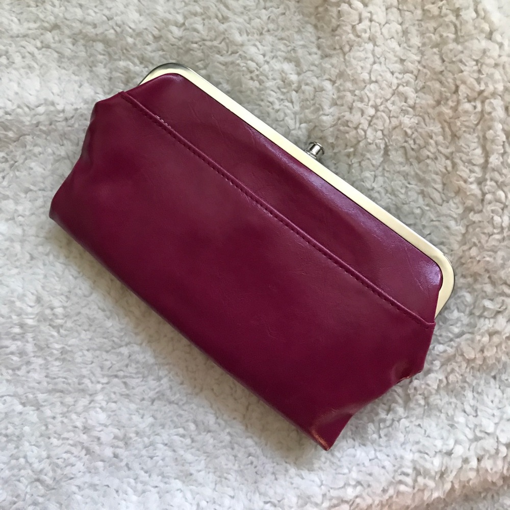 Magenta hand clutch