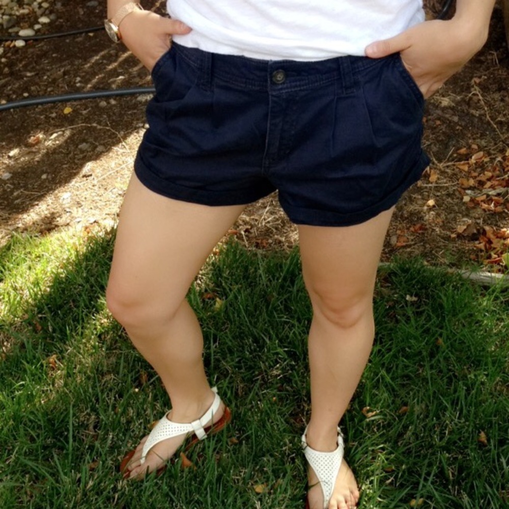 Abercrombie and Fitch size 00 navy blue shorts