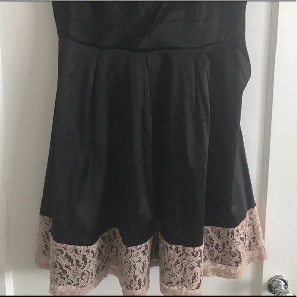 SOLD Yellow Star Black Dress w/Champagne Lace Trim - Picture 2 of 3