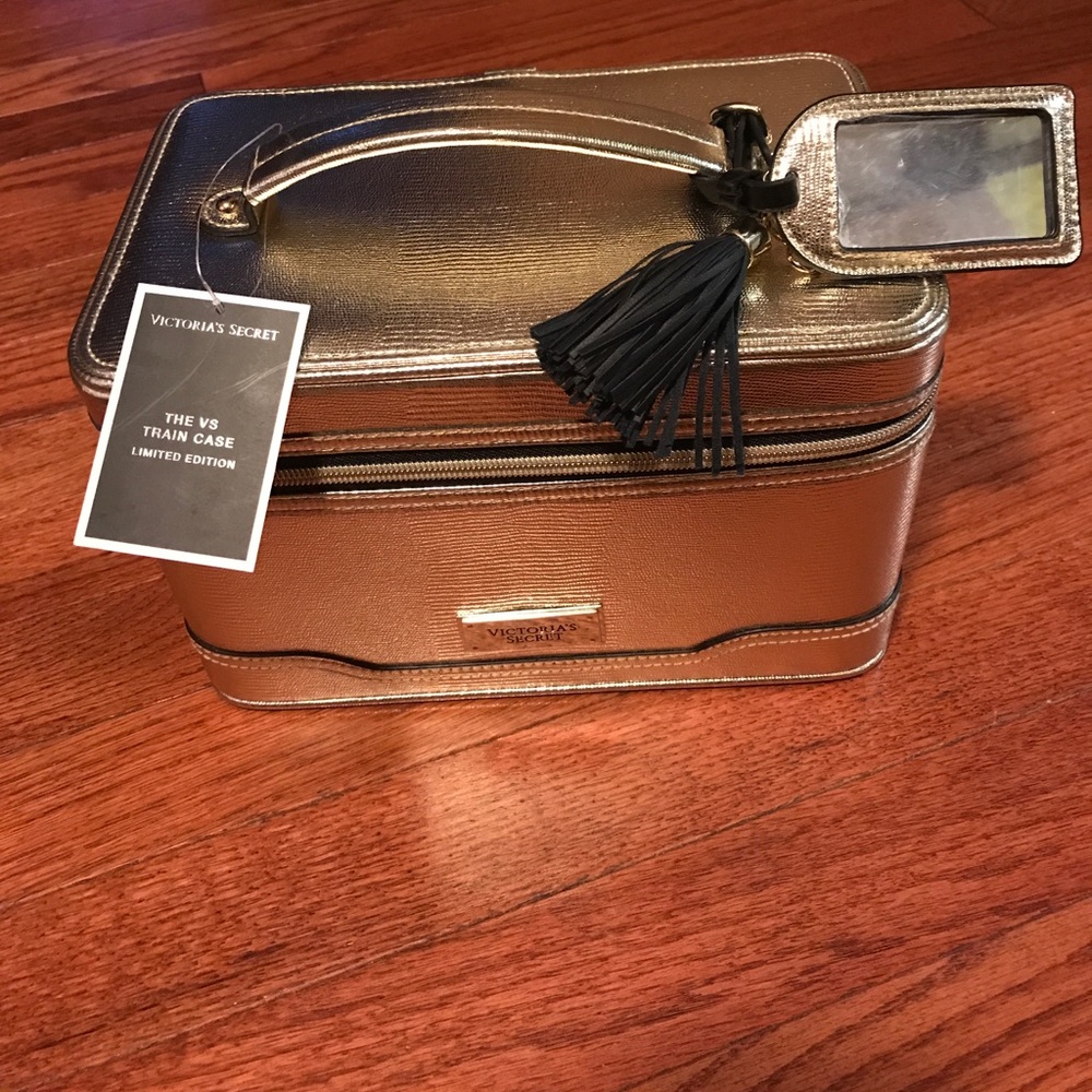 Brand-new with tags Victoria's Secret make up case