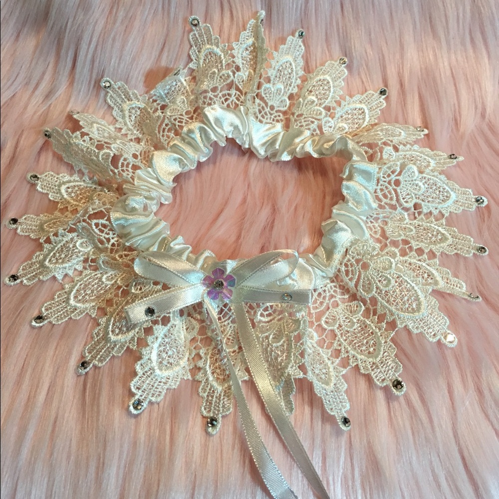 Bridal garter