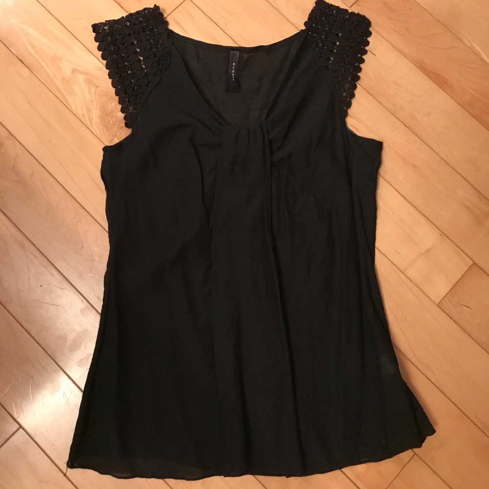 Black Sleeveless Top