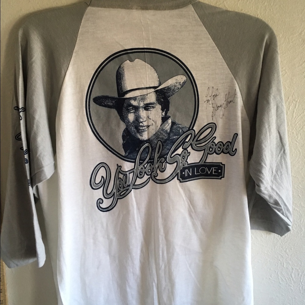 SIGNED George Straight Autographed shirt t-shirt