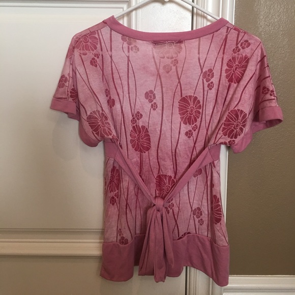 [LIKE 🆕] Charlotte Russe: Pink Kimono Top - Picture 2 of 2