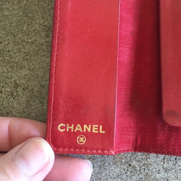 Vintage Chanel red caviar key case/card holder - Picture 5 of 8
