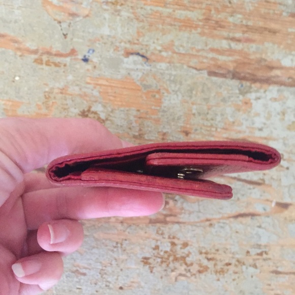 Vintage Chanel red caviar key case/card holder - Picture 6 of 8