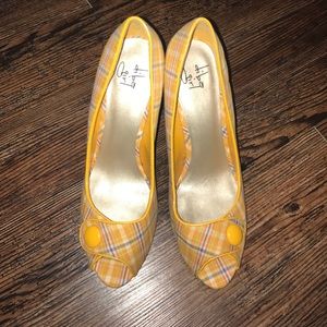 Diba yellow peep toe pumps size 8.5