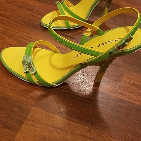 Yellow and green polka dot shoe by Chinese Laundry - Picture 2 of 4