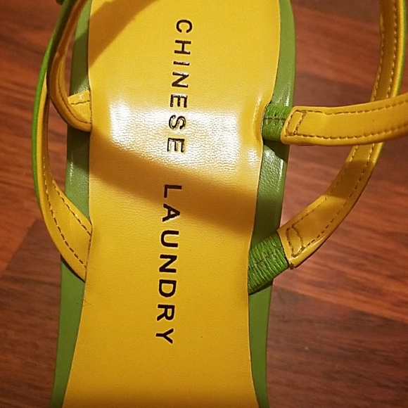 Yellow and green polka dot shoe by Chinese Laundry - Picture 4 of 4