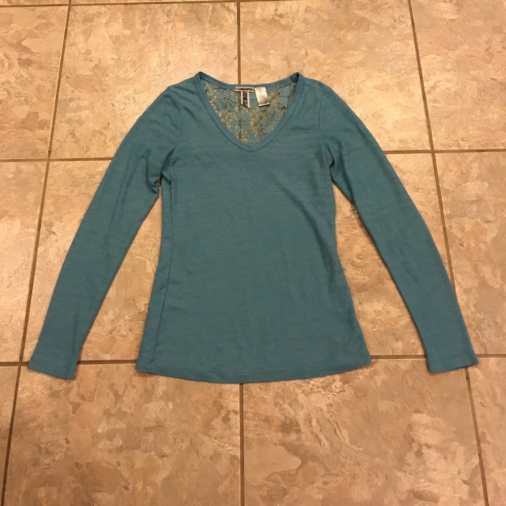 Blue long sleeve BKE top