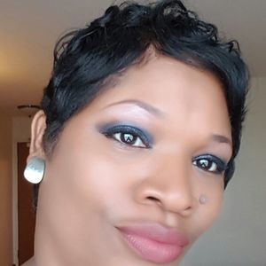 Meet your Posher, Lesley