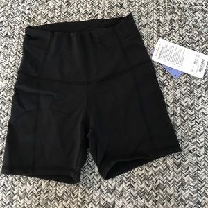 Lululemon Black Wunder Short 5"