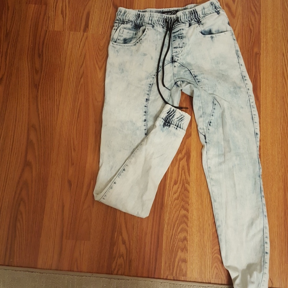 Like new jean joggers