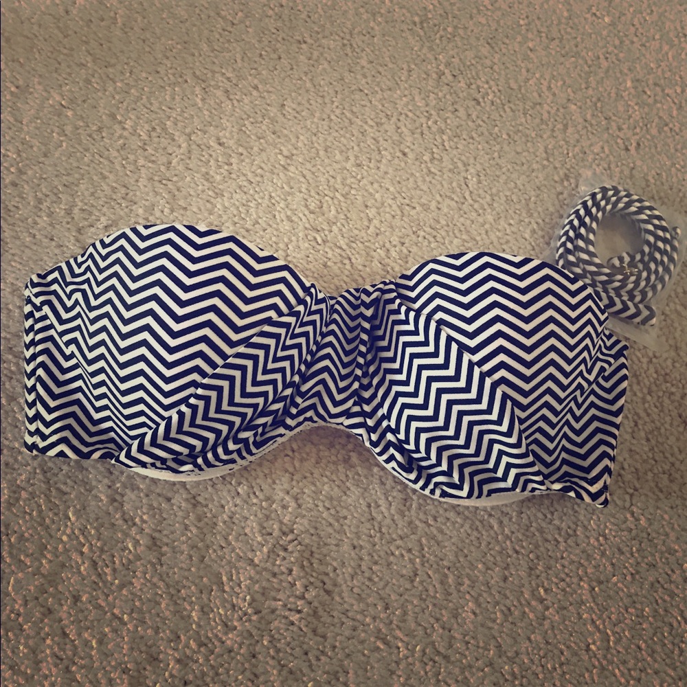Black and white chevron bikini top