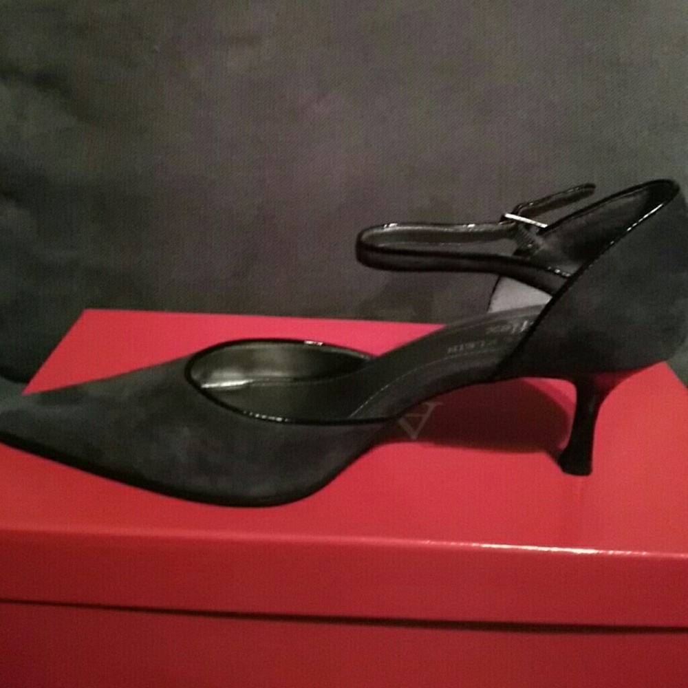 Ann Kliein pumps