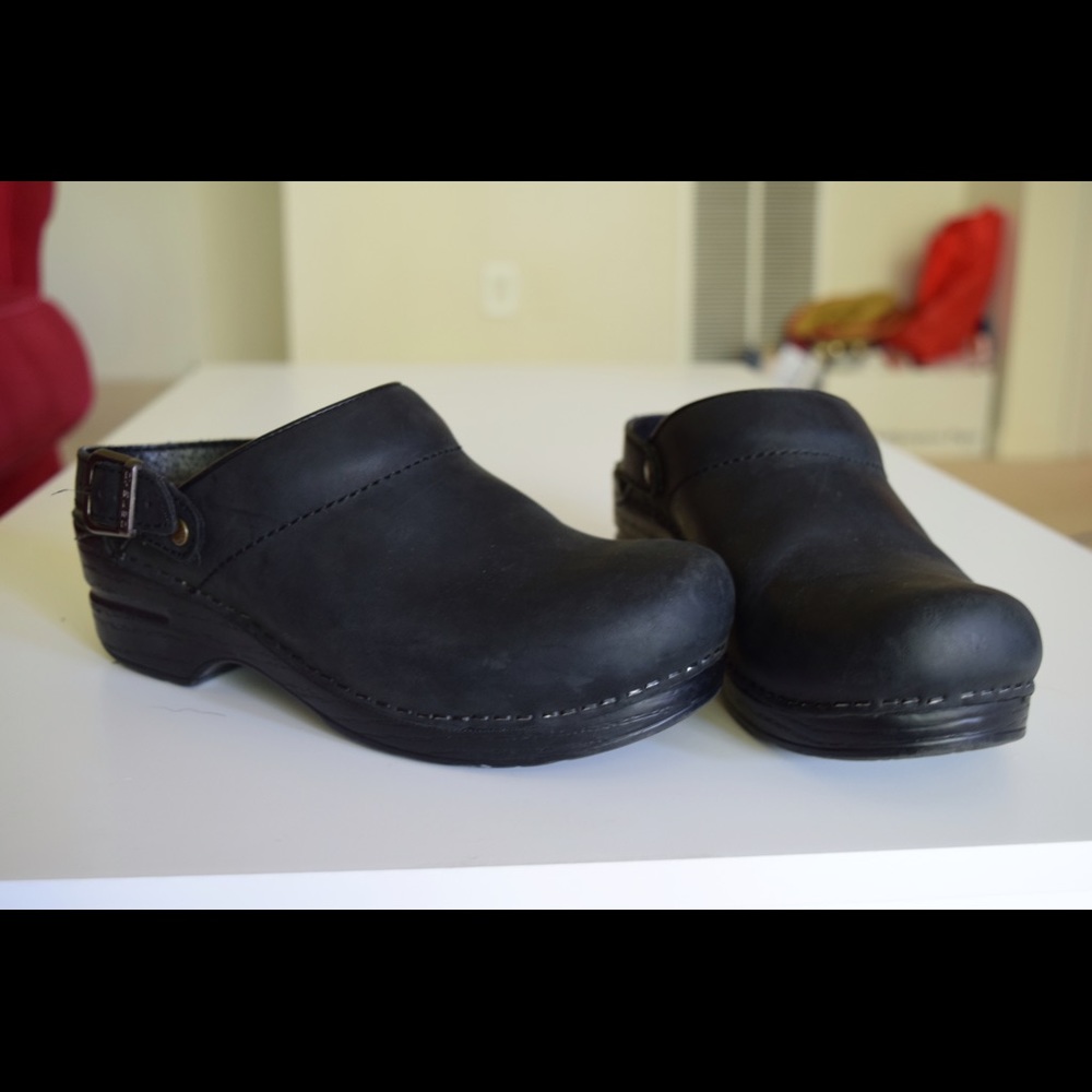 Size 37 women's, mule Danskos!