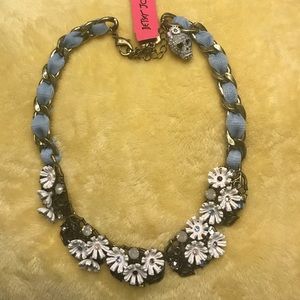 betsey johnson necklace